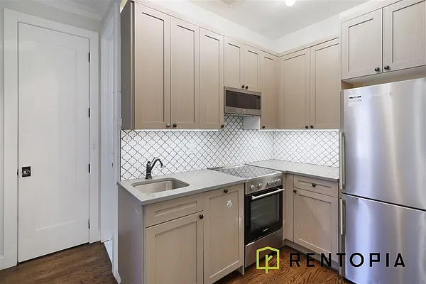 Rented by CW Realty Property Management LLC | media 2