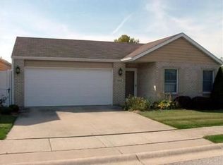 302 Ridge Ct, Lowell, IN 46356