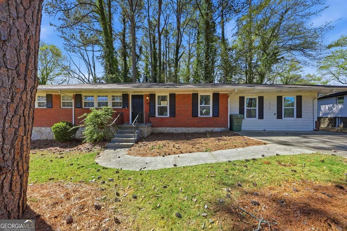 1939 Shepherd Cir SW photo 1