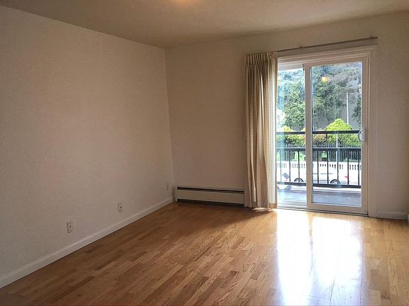 3rd image of 1545 Broadway APT 101