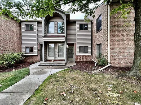 42483 Lilley Pointe Dr, Canton, MI 48187