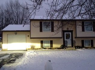 8469 Chinkapin Cir, Cicero, NY 13039