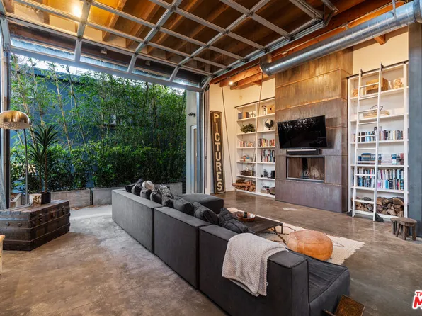 25 Brooks Ave #1, Venice, CA 90291