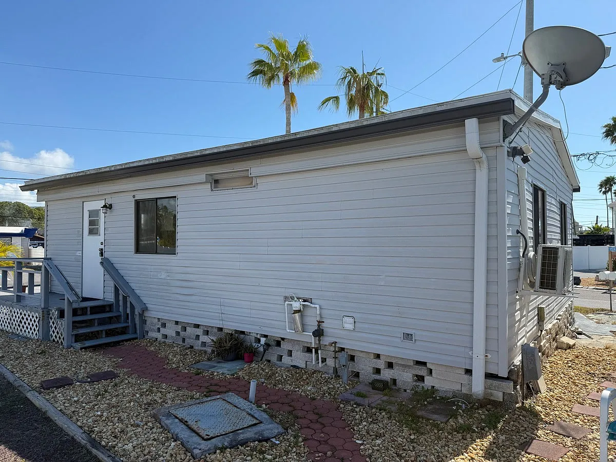 2 bed, $2,000 — Photo 3