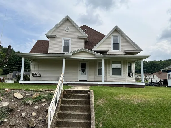 125 Lee Dr, Fries, VA 24330