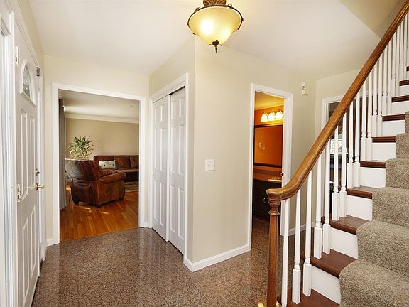 5th image of 10063 Bolingbroke Dr