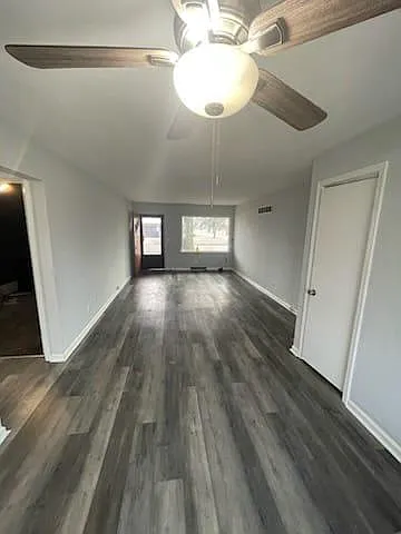 1133 Hoover St — Photo 8
