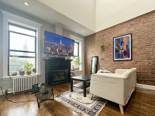 239 E 18th St #5A, New York, NY 10003