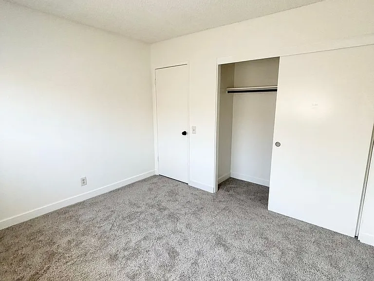 728 N D St — Photo 11