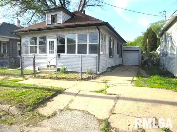 1205 Margaret St, Pekin, IL 61554