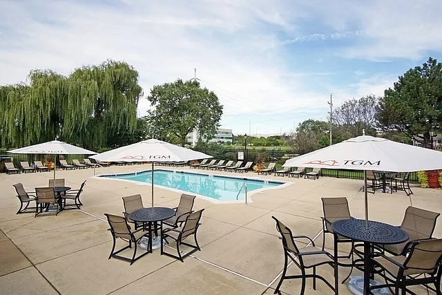1537 Westminster Dr #107 — Photo 27