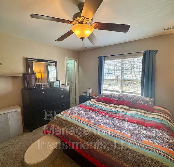 8130 Kings Creek Dr — Photo 24