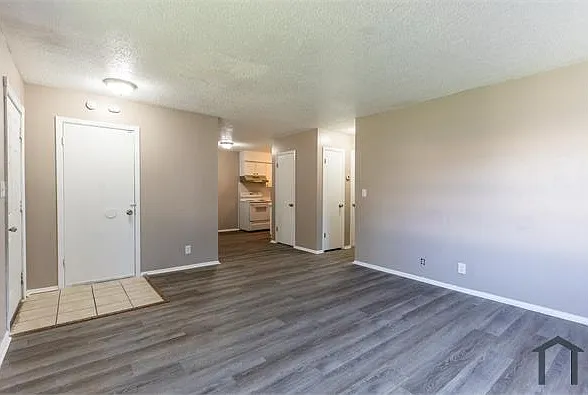 4 bed, 1131 sqft, $1,650 — Photo 4