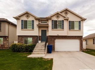 737 N Haworth Cir, North Salt Lake, UT 84054