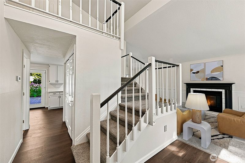 3rd image of 9127 164th Street E
