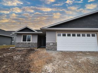 663 Saint Paul Rd, Zumbrota, MN 55992