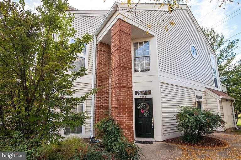 1st image of 6922 Ellingham Cir #122
