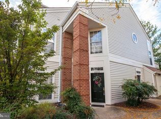 6922 Ellingham Cir #122, Alexandria, VA 22315