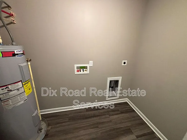 424 W Kemper Rd — Photo 13