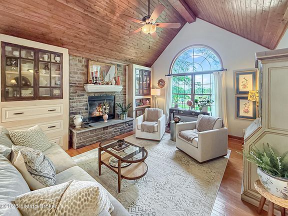 3rd image of 325 Dawson Hill Rd