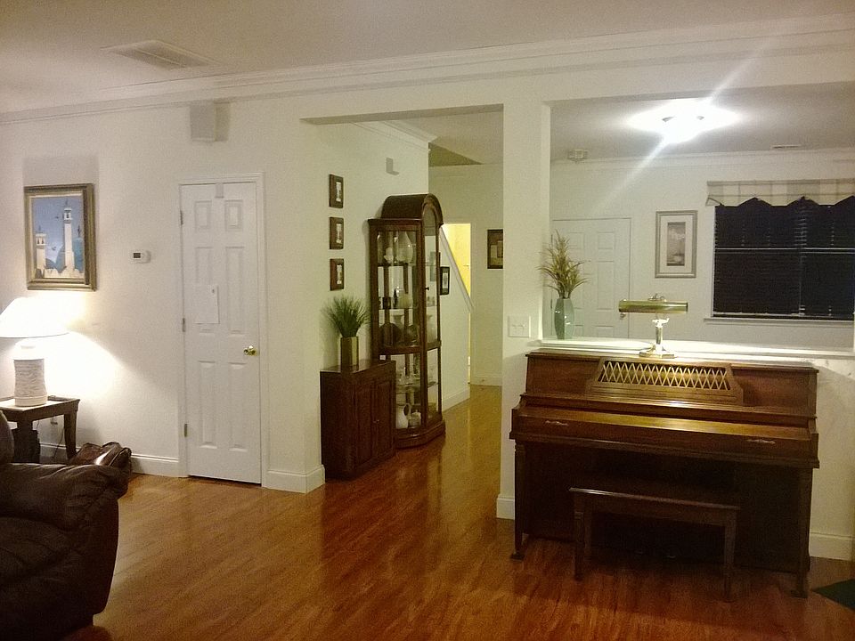 2nd image of 116 Gander Ct #House