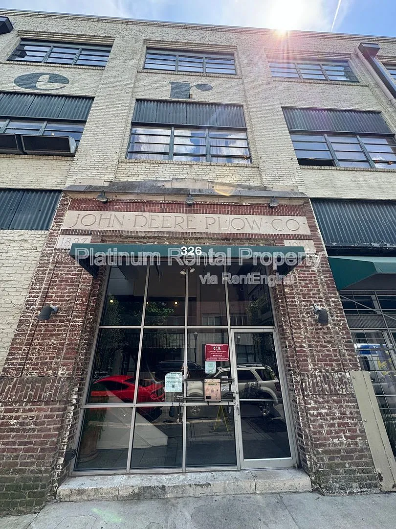 3 bed, 2.0 bath, 1554 sqft, $2,895 — Photo 2