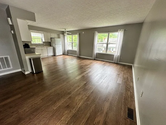 14 Townsend Pl #B
