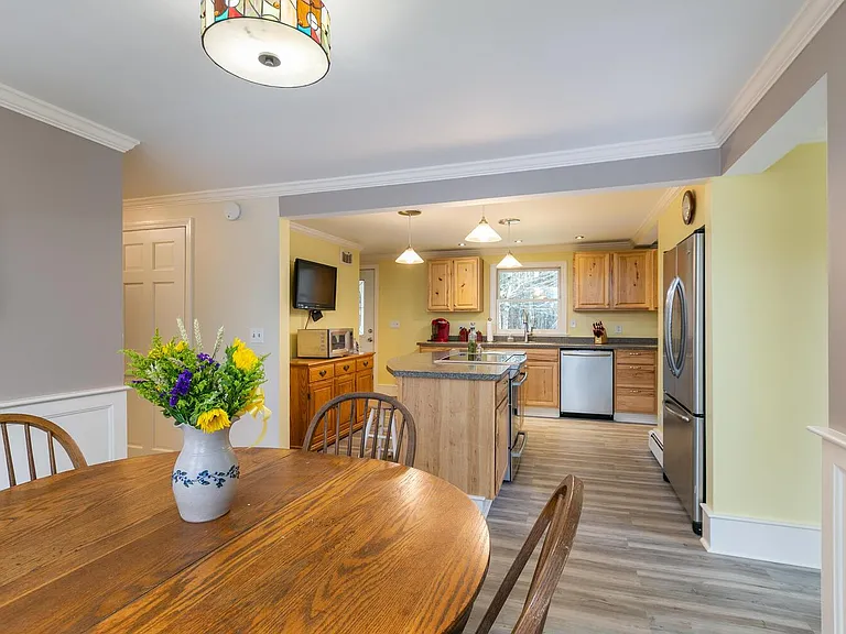 32 Maple Ave — Photo 15
