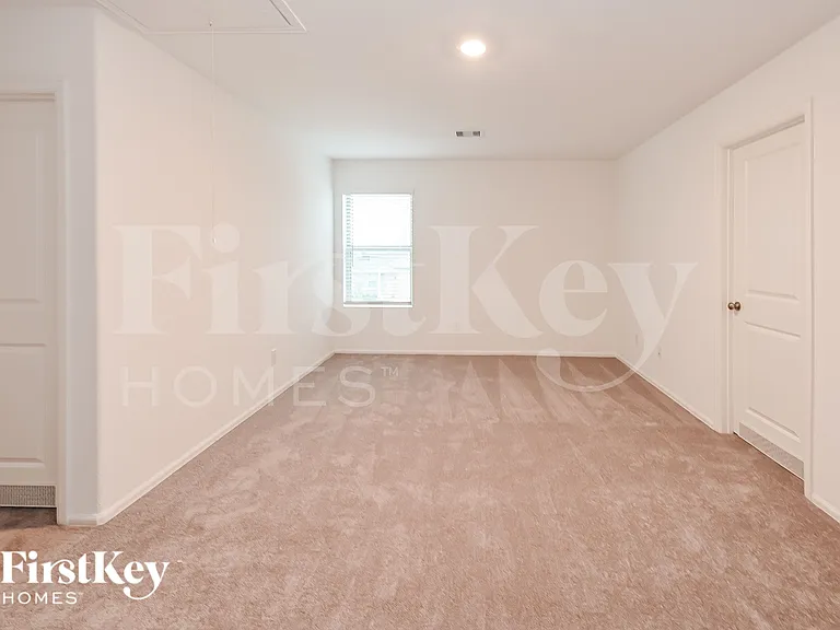 501 Maple Bend Ln — Photo 7