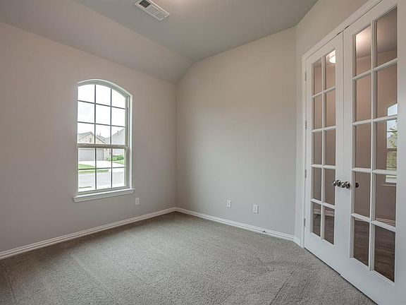 5th image of 1707 Gardenia St