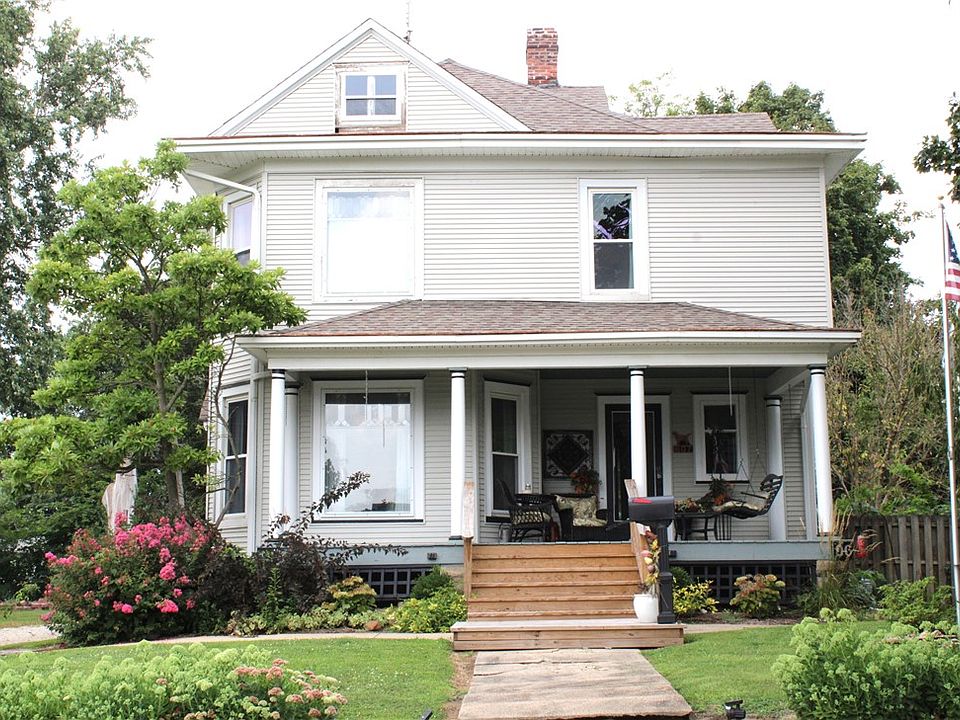 1st image of 607 W North 1st St