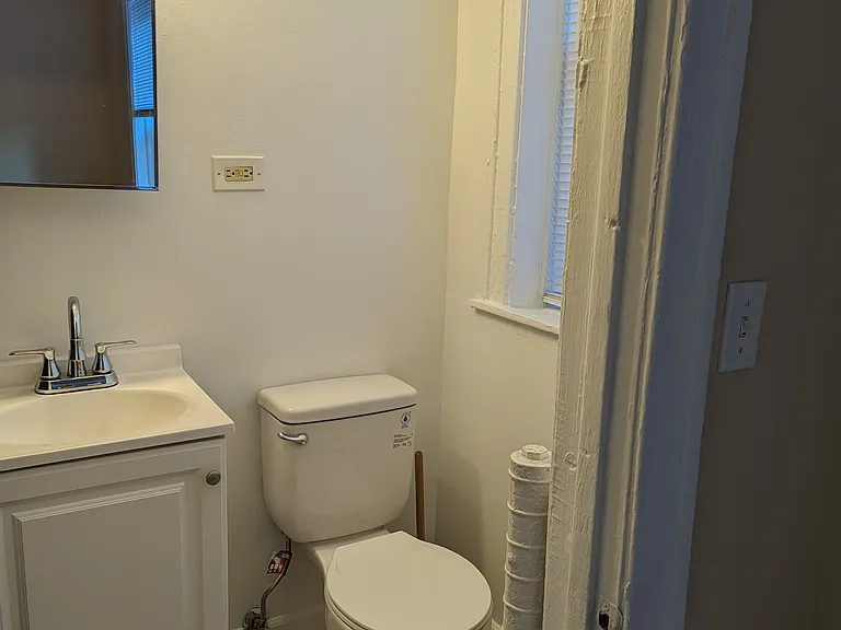 4421 N Broadway St #12 — Photo 5
