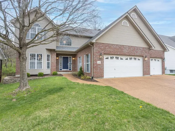 1632 Ivy Chase Ln, Fenton, MO 63026