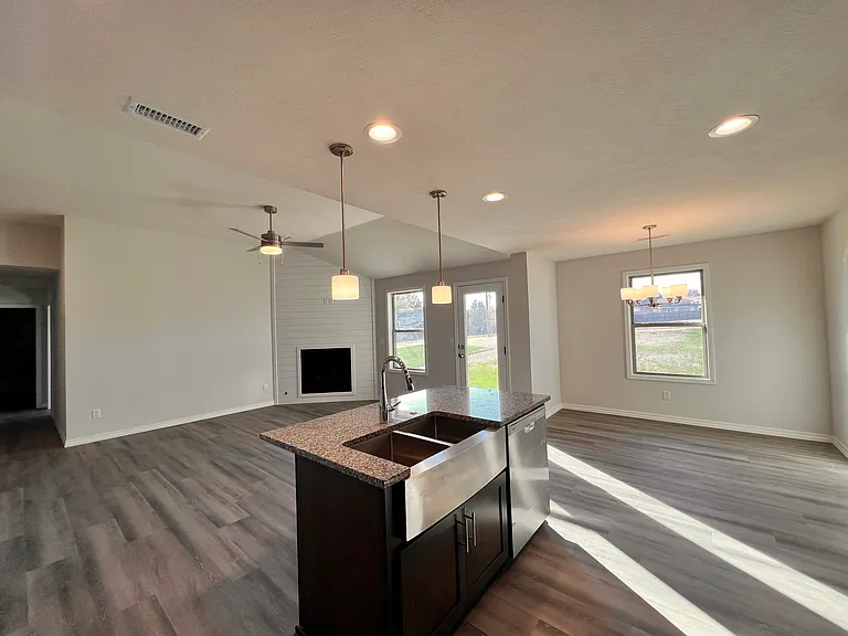 655 W Butterfield Dr — Photo 12