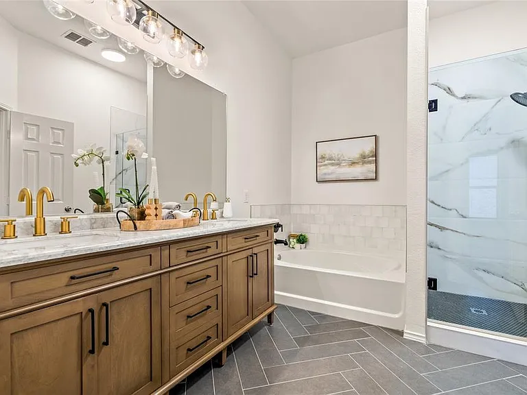 8433 Hawks Nest Dr — Photo 13