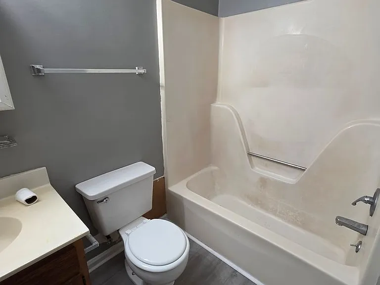 204 Druid St — Photo 7