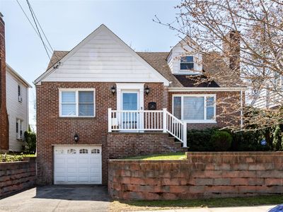 18 Cypress Avenue, Port Washington, NY, 11050