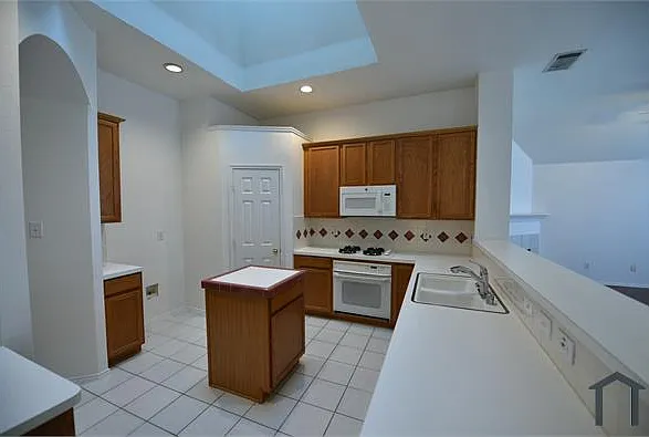 4317 Palmdale Dr — Photo 8