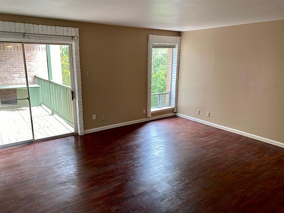 5th image of 124 W Hampton Dr #6
