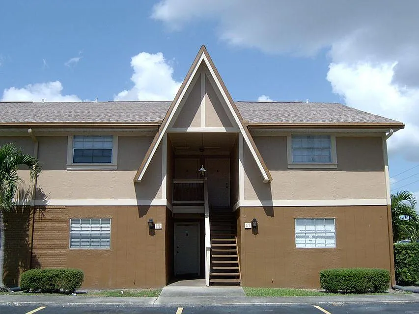 Building Photo - 133 Bristol Ct