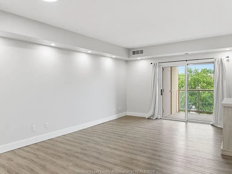 325 Village Grove Dr #409 — Photo 8