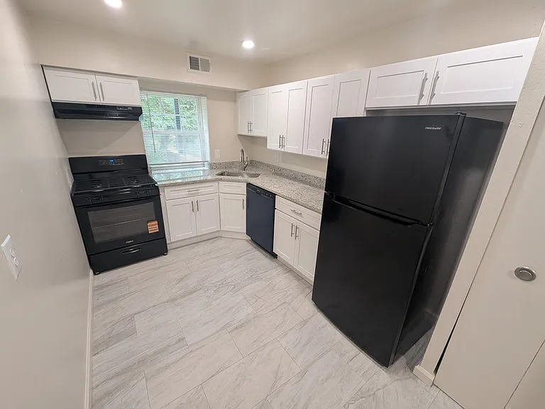 Brand New Kitchen with Granite Countertops and all New Appliances