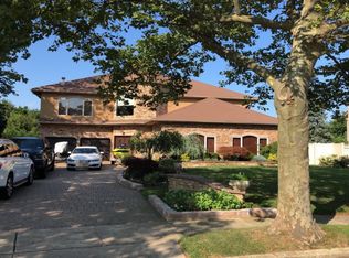 167 Anchorage Dr, West Islip, NY 11795