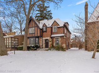 18285 Birchcrest Dr, Detroit, MI 48221