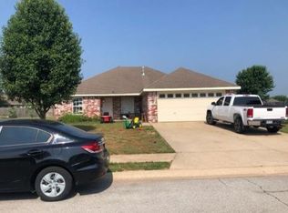 675 Washburn Dr, Rogers, AR 72751