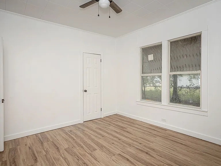 4406 Richard St — Photo 34