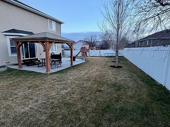 4th image of 951 N Rattler Rd