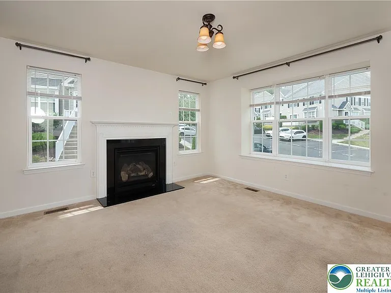 4165 Bunker Hill Dr N — Photo 6