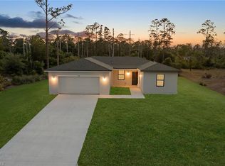 909 Wells Ave, Lehigh Acres, FL 33972