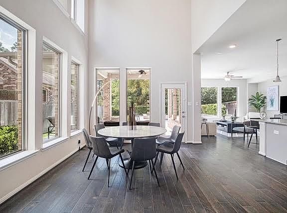 4th image of 206 Liatris Ct